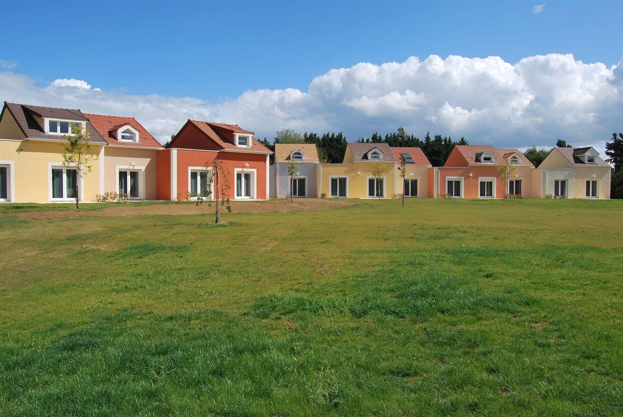 Residence De La Cerisaie Saulx-les-Chartreux Exterior photo